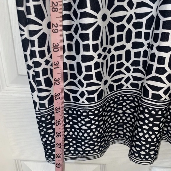 Tacera Women’s Midi Dress Plus Size 2X Black & White Abstract Notched V-… - Picture 8 of 16